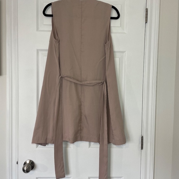 Women's - Asymmetrical lapel - Open Front - Long Vest with Belt - Taupe Colour - Picture 3 of 3